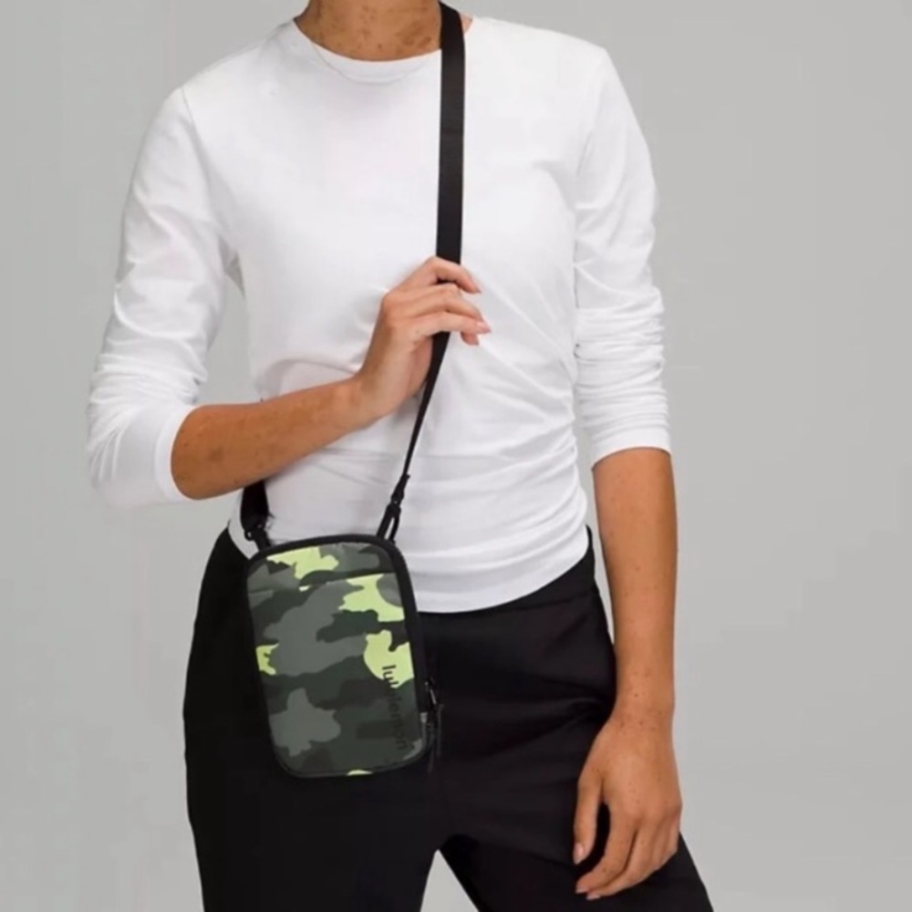 Lululemon Easy Access Camo Crossbody. NWT